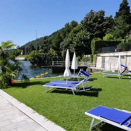 Sleeps 2 Pool Meina