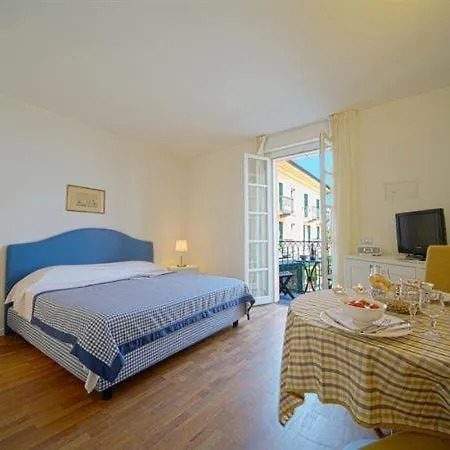Sleeps 2 Pool *