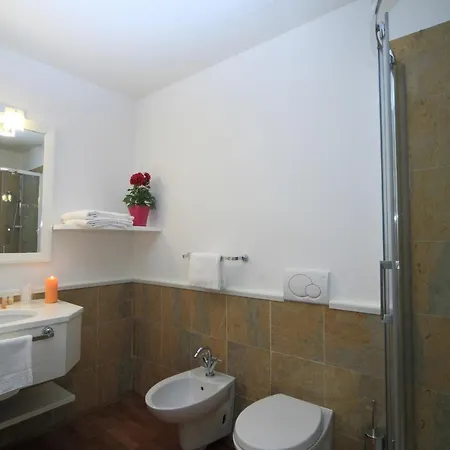 Sleeps 2 Pool Appartement